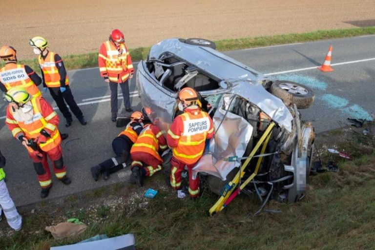Blessé et coincé dans sa voiture après un accident à Crèvecœur-le-Petit