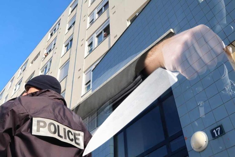 n homme sous influence ivre se rend au commissariat de Soissons avec un couteau