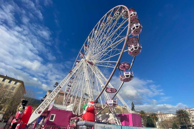 retour de la grande roue d'Amiens pour le marché de Noël