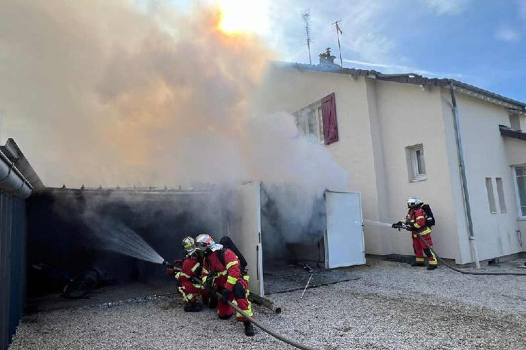 un immense incendie consume un garage dans un quartier paisible de chambly