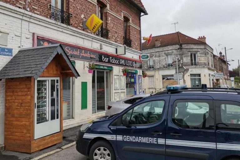 Casse à la voiture bélier à Sinceny