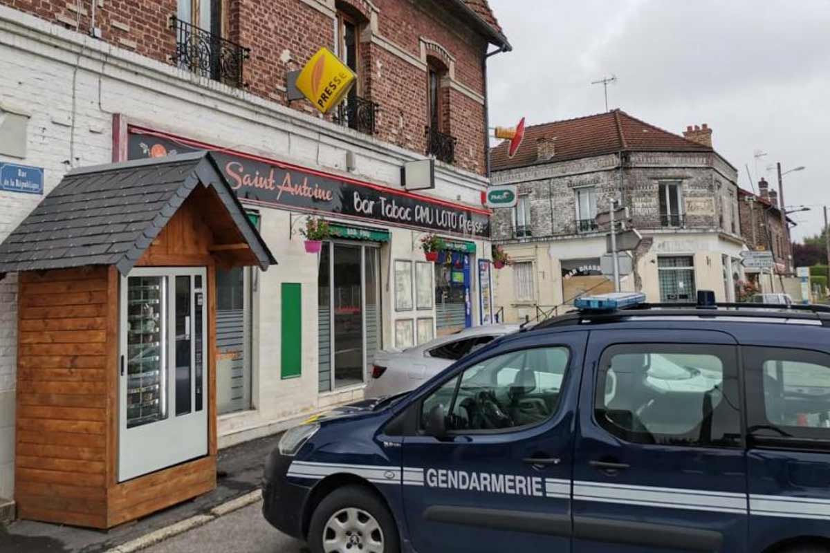 Casse à la voiture bélier à Sinceny
