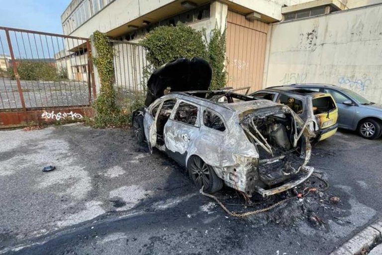 voiture en feu saint quentin