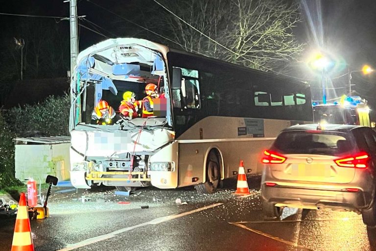 accident bus à Lachapelle aux pots
