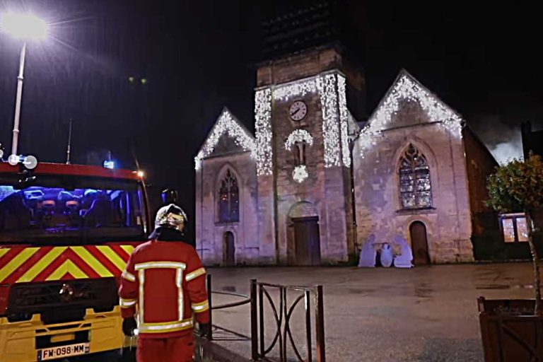 Incendie spectaculaire à Estrées-Saint-Denis : l'église du XIe siècle sauvée des flammes