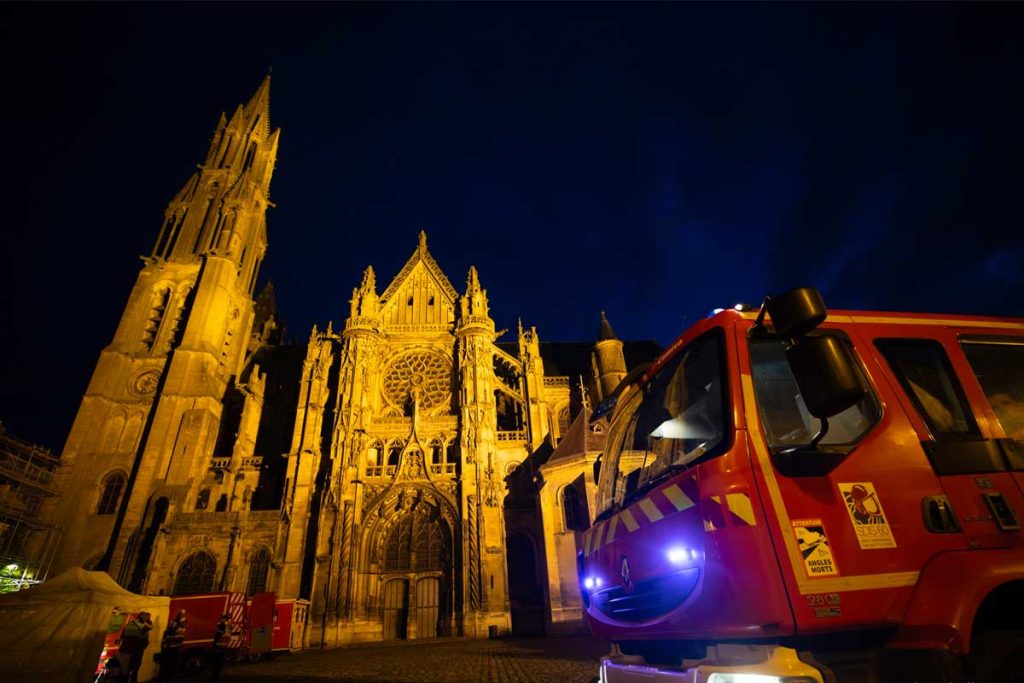 incendie cathedrale de senlis