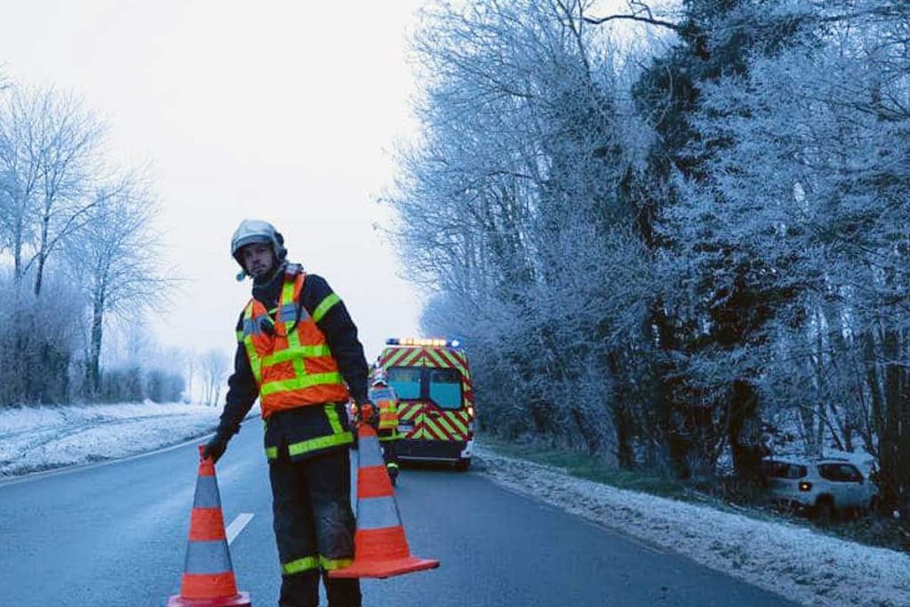 4 blessés légers dans un accident de voiture près de Démuin