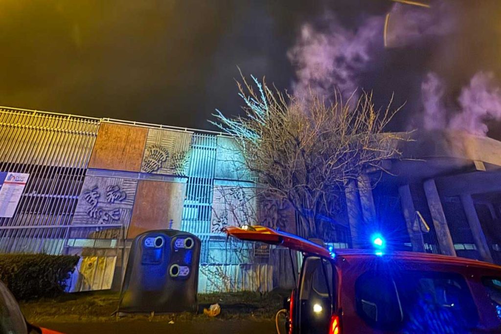 incendie parking creil