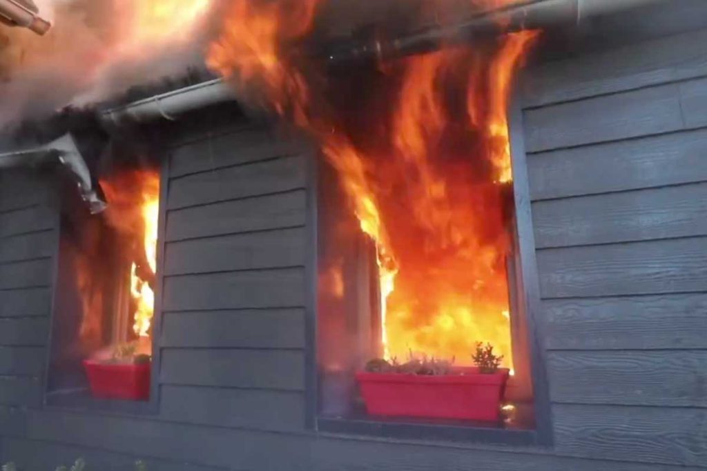Flammes dévastatrices à Rocquencourt