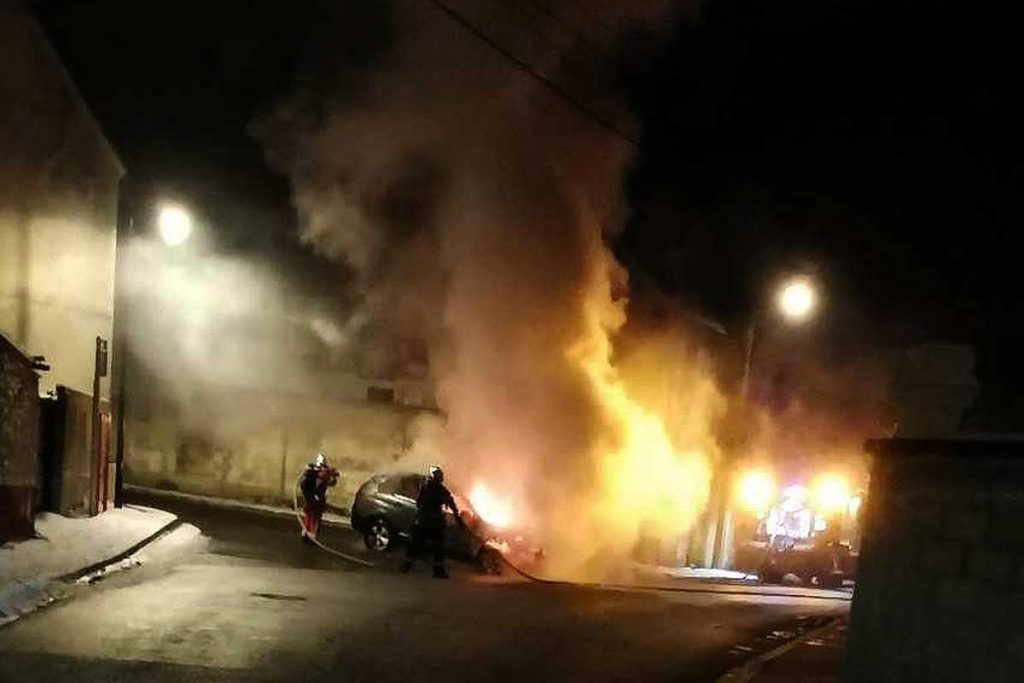 voiture en flamme bailleval