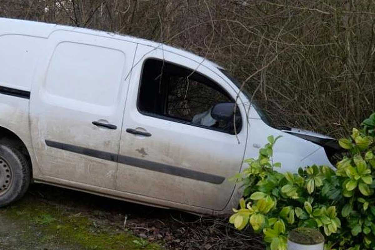 Laon : une voiture finit dans un marais !