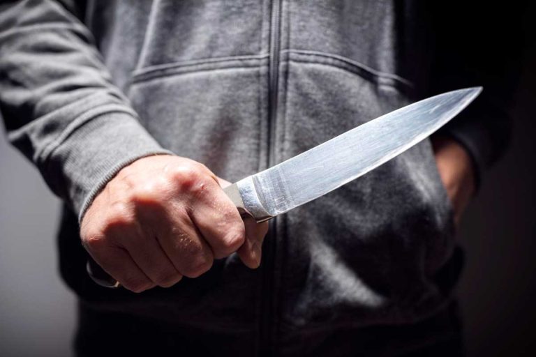 attaque au couteau