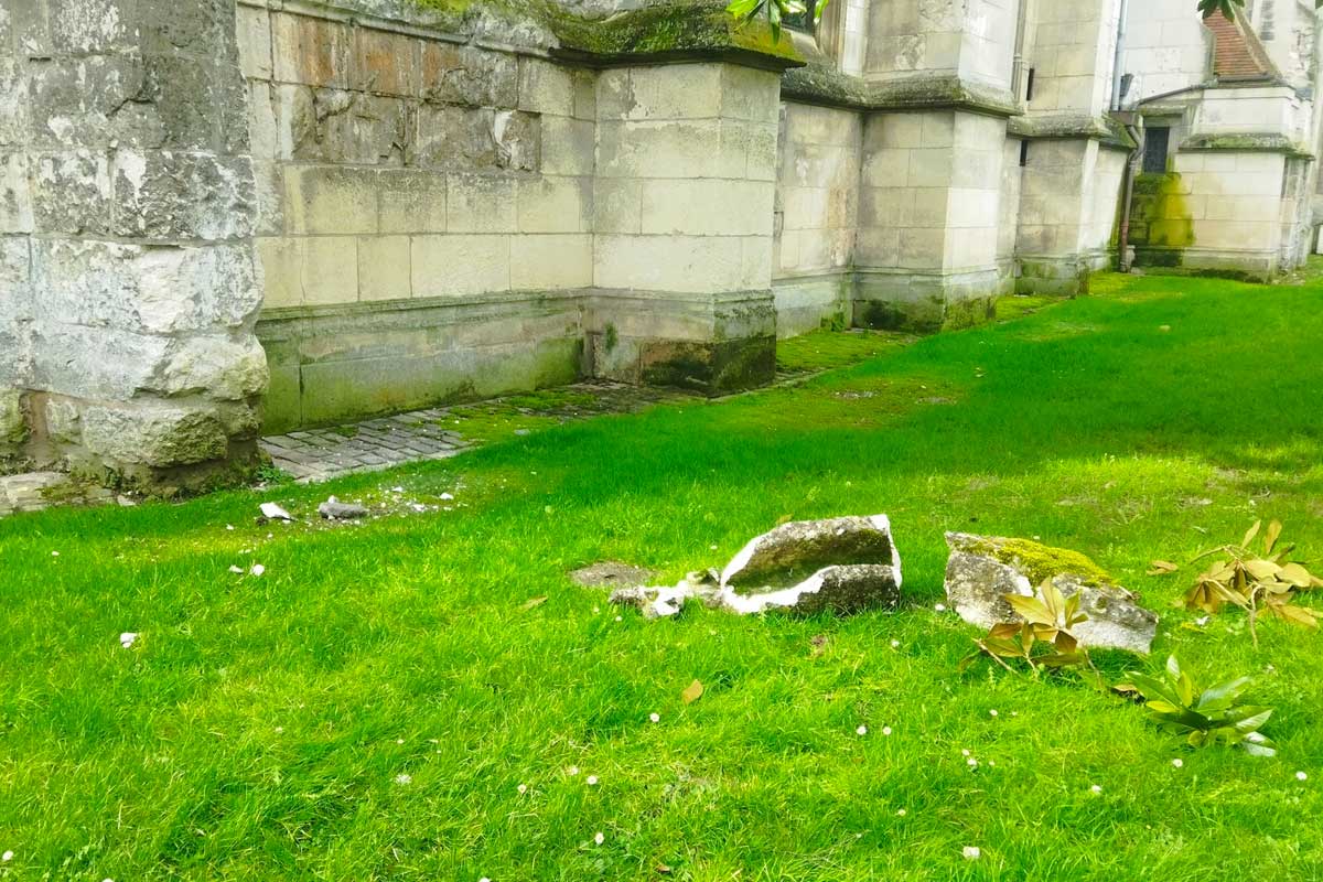 chute gargouille beauvais