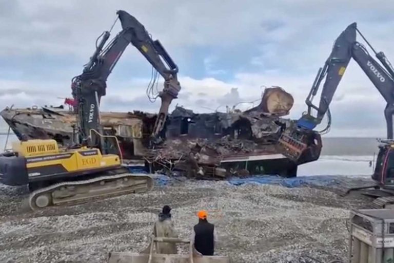 dementelement chalutier cayeux sur mer