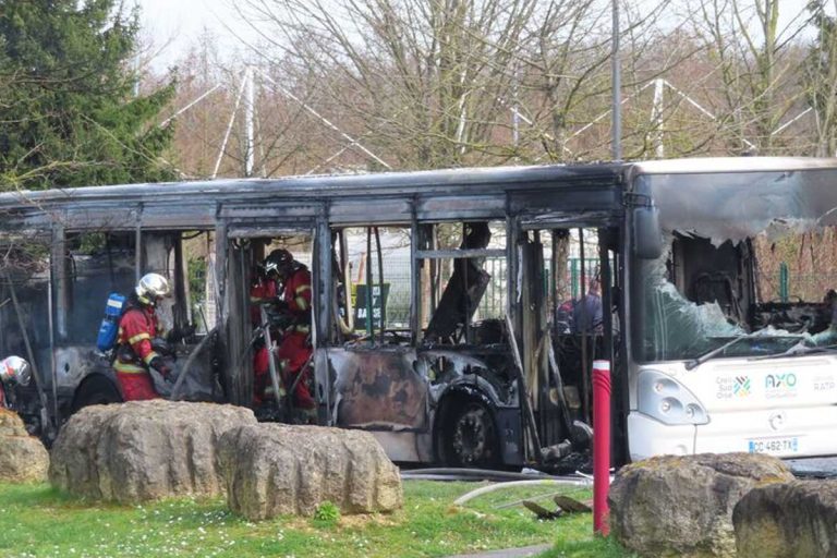 incendie bus saint maximin