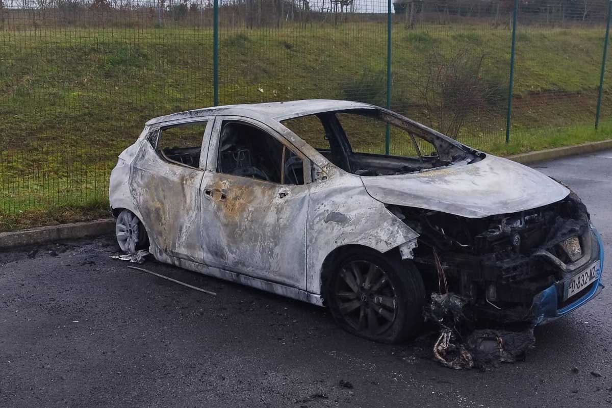incendie parking prison beauvais