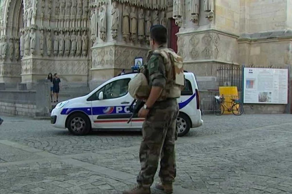 alerte bombe cathedrale amiens