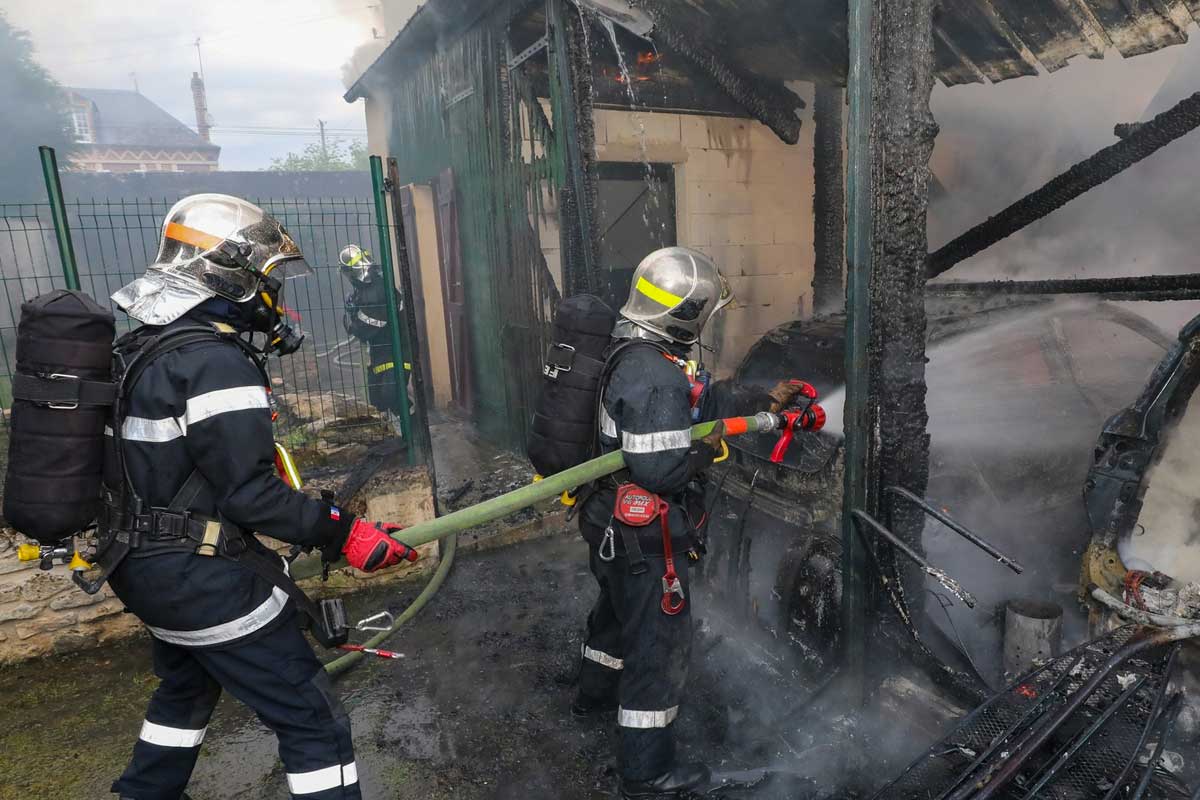 feu garage mouy