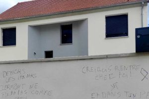 tags racistes clermont
