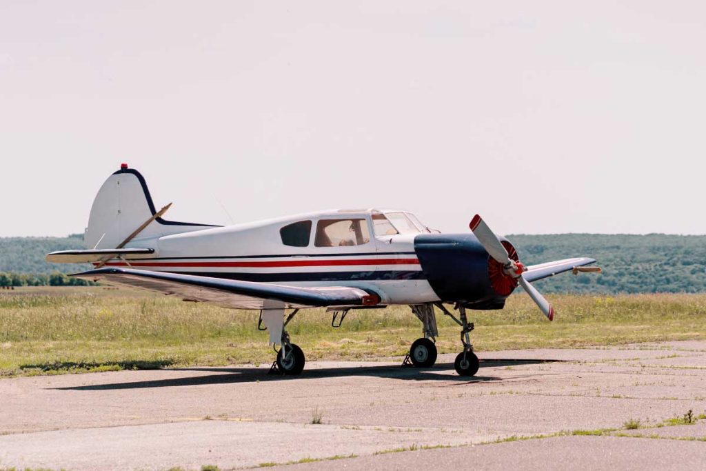 avion bi moteur