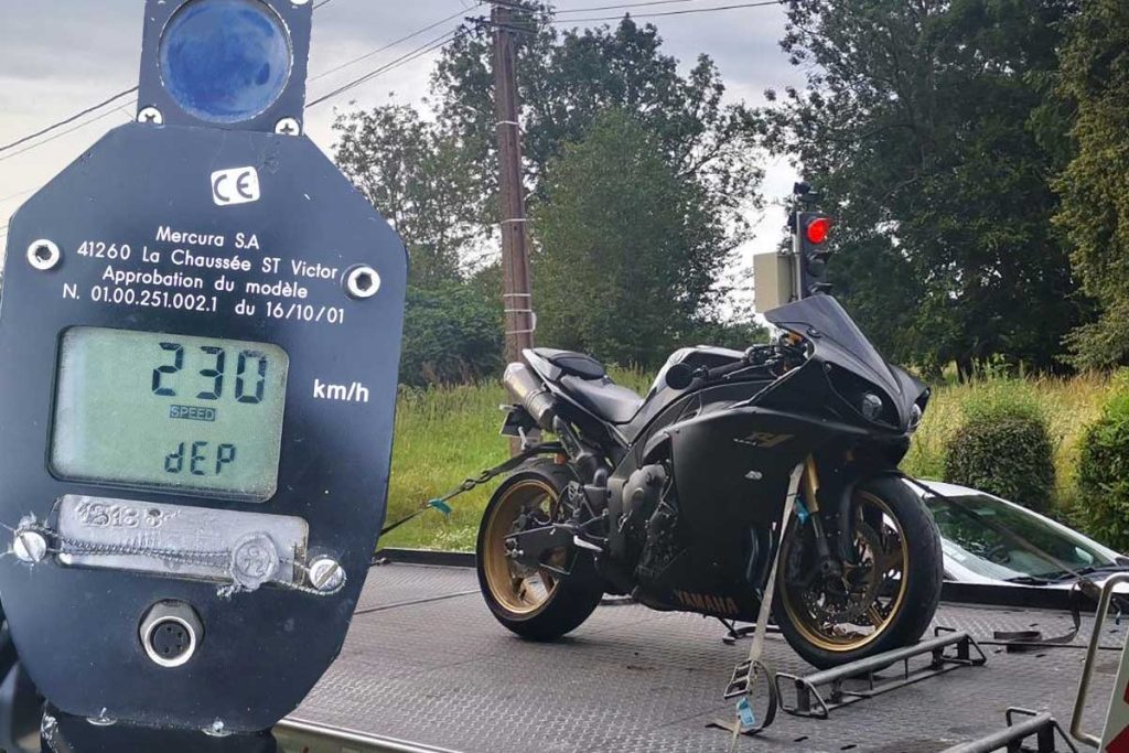 motard vitesse 230kmh rd197