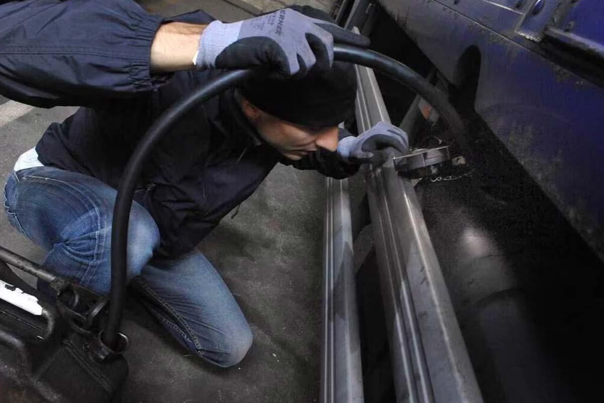 vol carburant