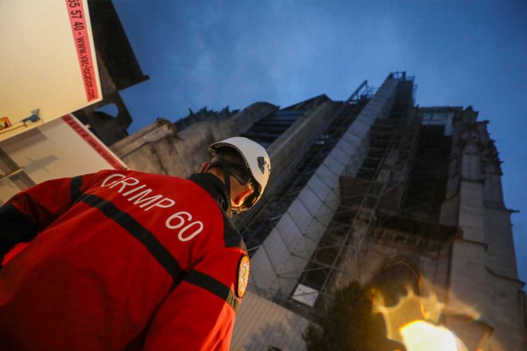 incendie cathedrale beauvais