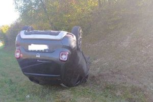 voiture sur le toit rd934