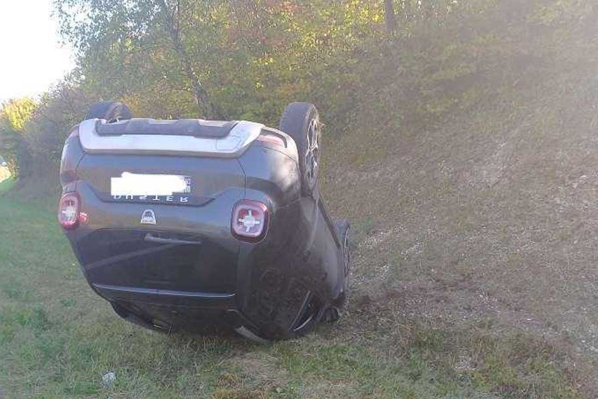 voiture sur le toit rd934