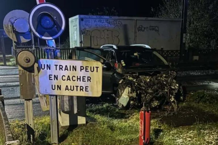 collision train voiture gannes