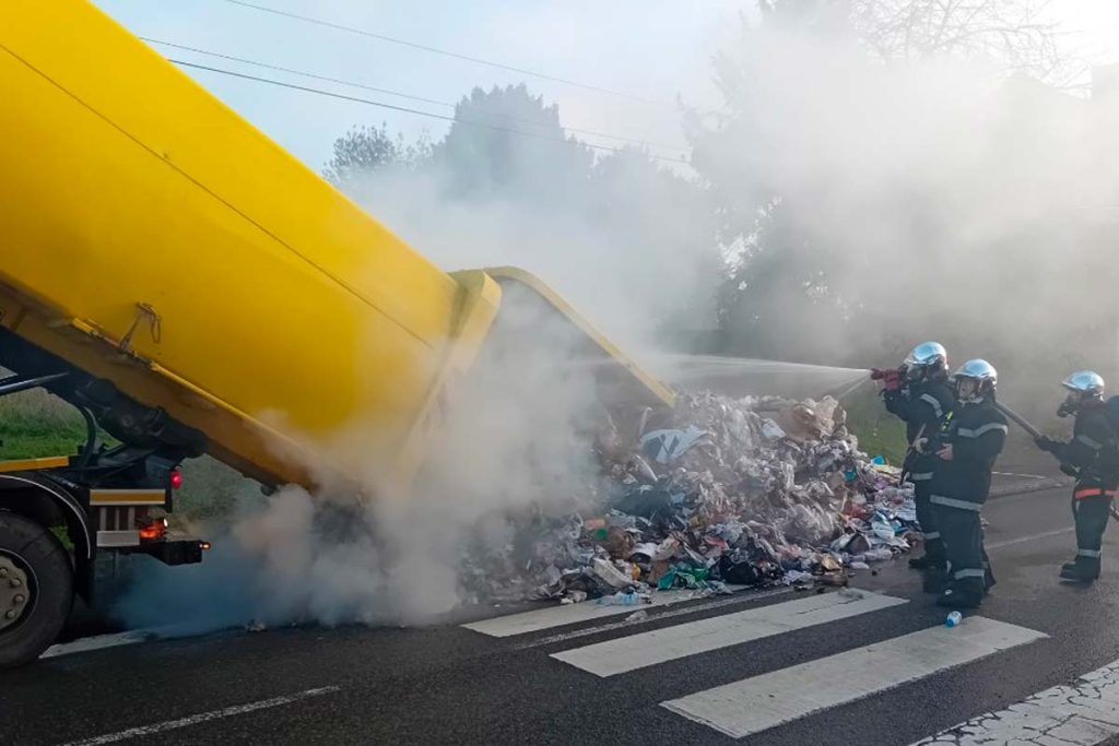 incendie camion dechet chevrieres