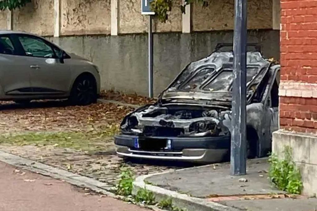 voiture incendie montdidier