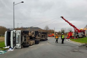 camion renverse laon