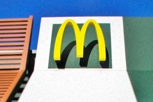 Un client succombe à une crise cardiaque au McDonald's de Senlis