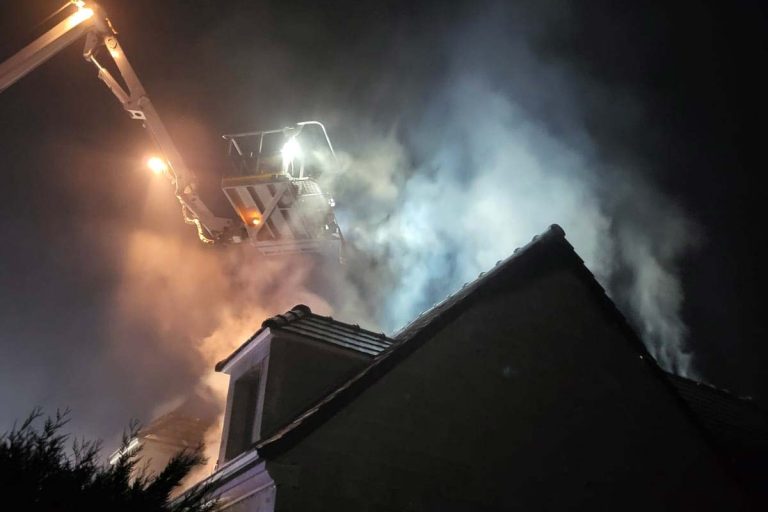 feu toiture inqueux