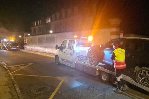 plusieurs vehicules embarques par les gendarmes