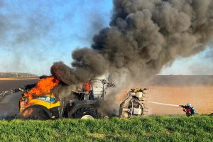 feu engin agricol froissy