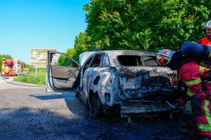 voiture electrique en feu a16
