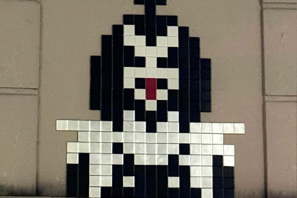 street art invader amiens