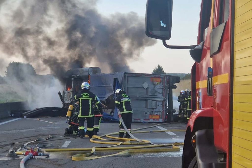 accident a26 camion en feu sdis02