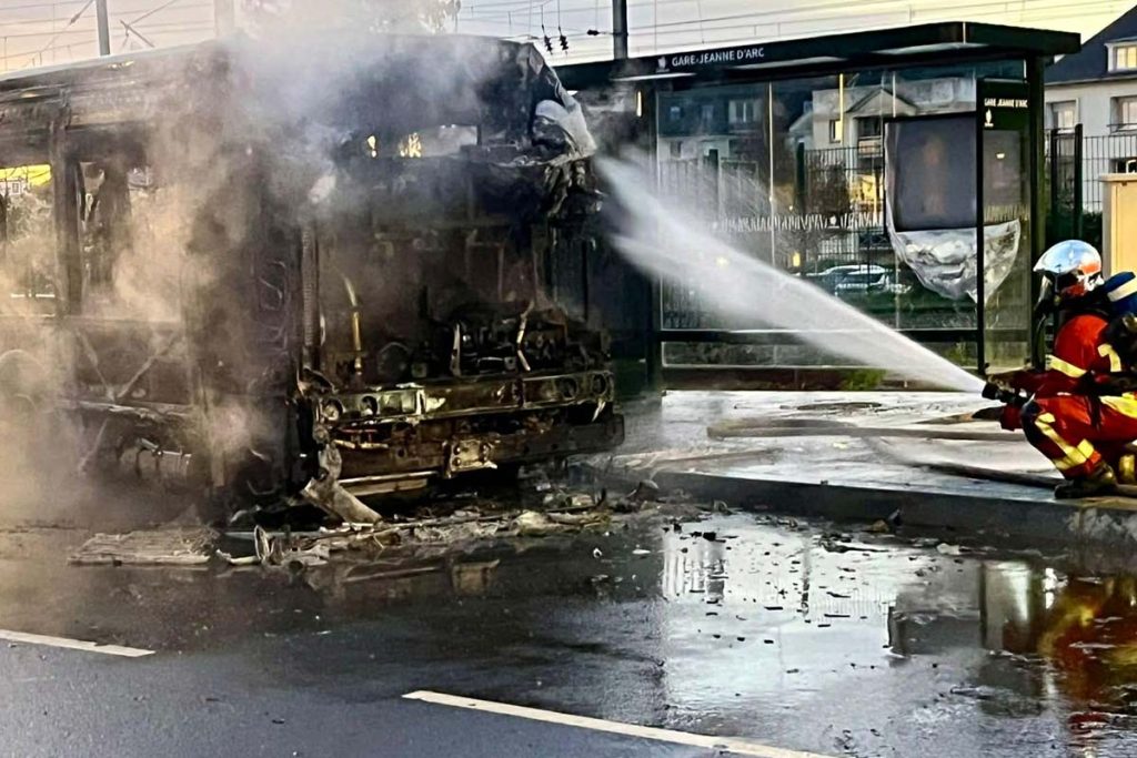 incendie bus gare compiegne
