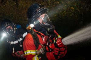 pompier lance incendie picardie