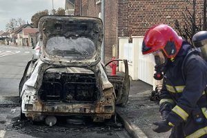 voiture calcine armancourt