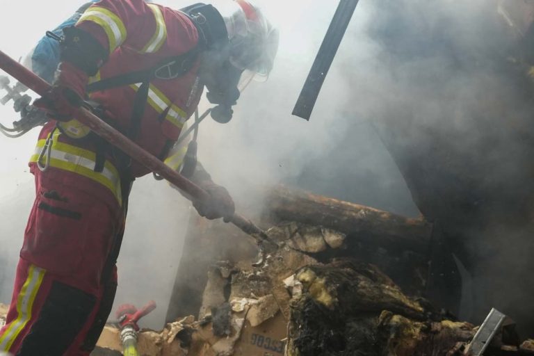 feu de ferme lachapelle aux pots