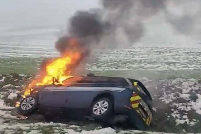 vehicule gendarmerie en feu