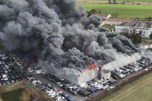 feu entrepot fleury