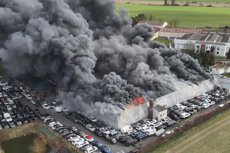 feu entrepot fleury