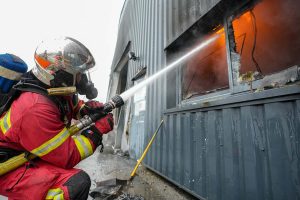 incendie entrepot lacroix saint ouen