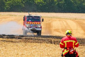 incendie agricol le mesnil sur bulles